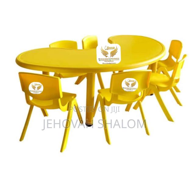 Kids Chair and Table Available for Sale · Photo 1