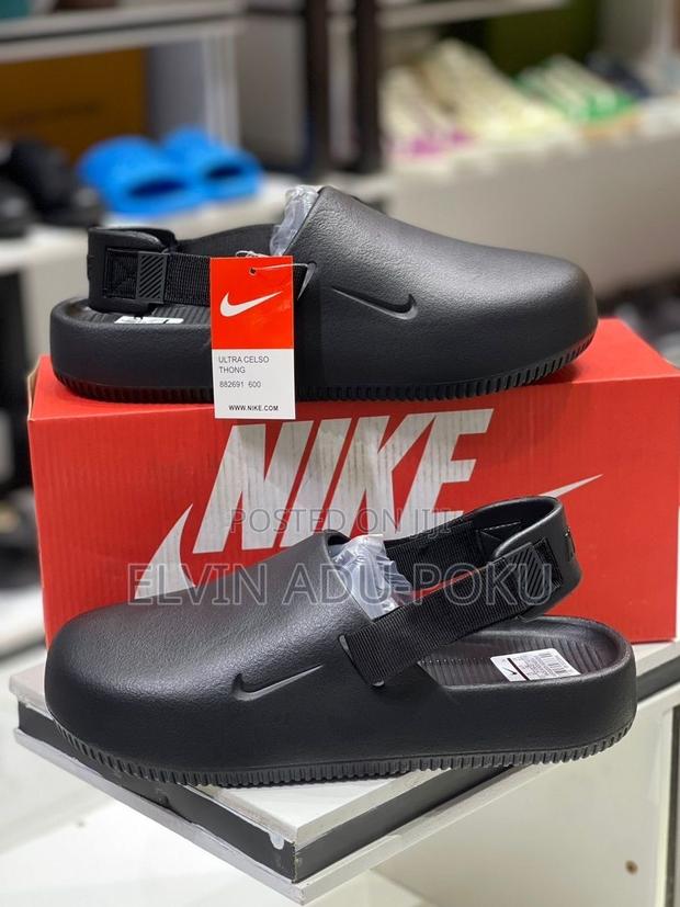 Nike Calm Ultra Celso Thong Slippers · Photo 1