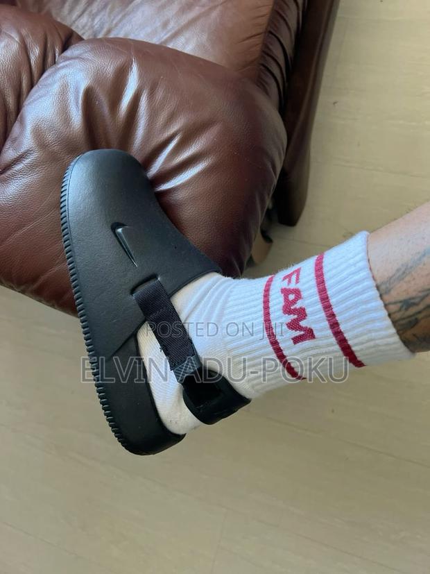 Nike Calm Ultra Celso Thong Slippers · Photo 2