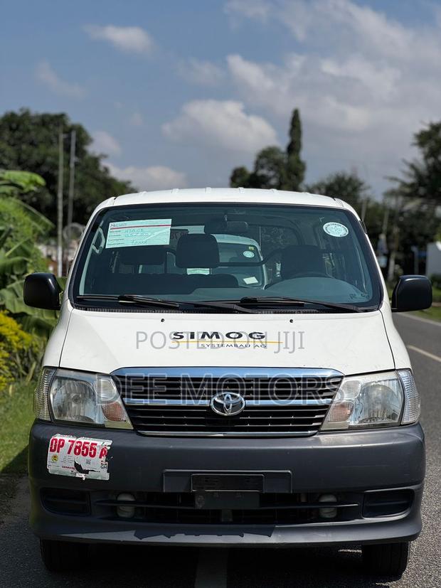 Toyota HiAce 2013 White · Photo 1