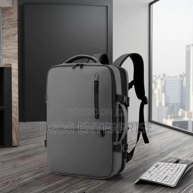 17 Inch Waterproof With Usb Port (Omaska Brand) · Photo 1