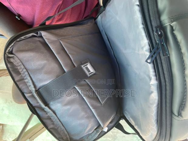 Omaska 17 Inch Laptop Bag Can Be Use for Traveling · Photo 1
