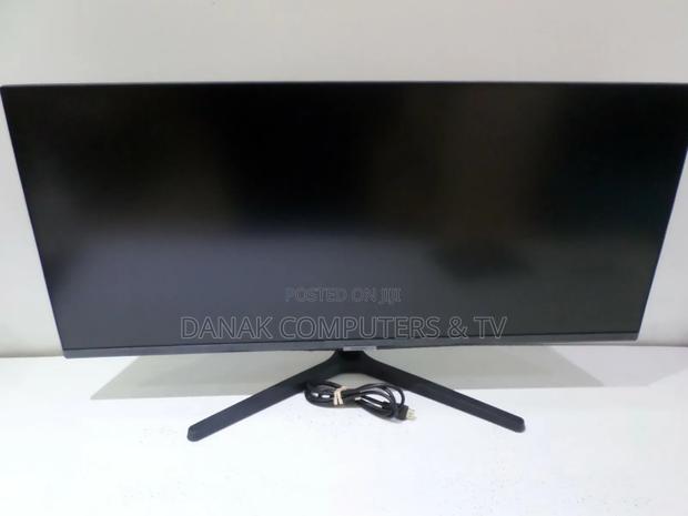 Samsung Viewfinity S50gc Gaming Monitor · Photo 1