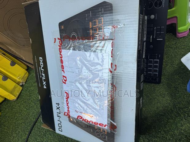 Pioneers Dj Controller/ DDJ-Flx4 · Photo 4
