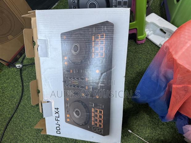 Pioneers Dj Controller/ DDJ-Flx4 · Photo 5
