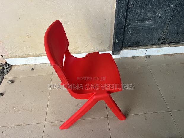 Preschool Plastic Chairs · Photo 1