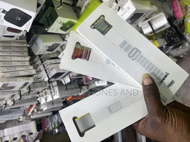 Apple Straps · Photo 1