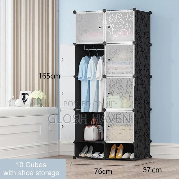 8 Cubes Plastic Wardrobe · Photo 1