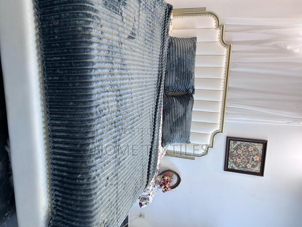 Dark Grey Striped Blanket With 2 Pillow Cases · Photo 1