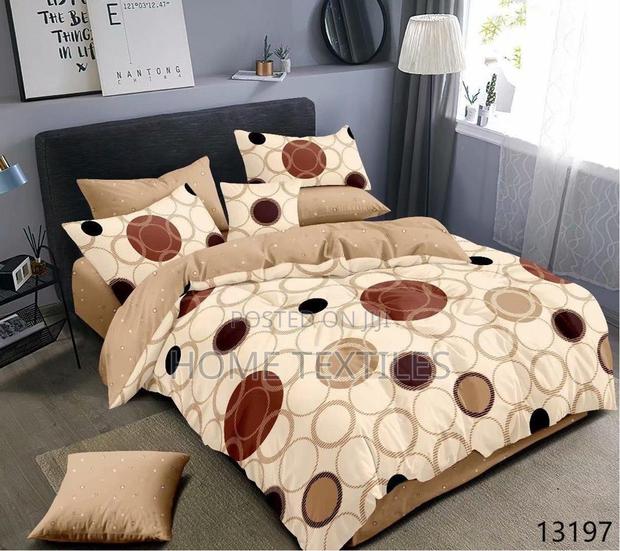 G. 2 Bedsheets and 4 Pillow Cases for King Size Beds · Photo 1