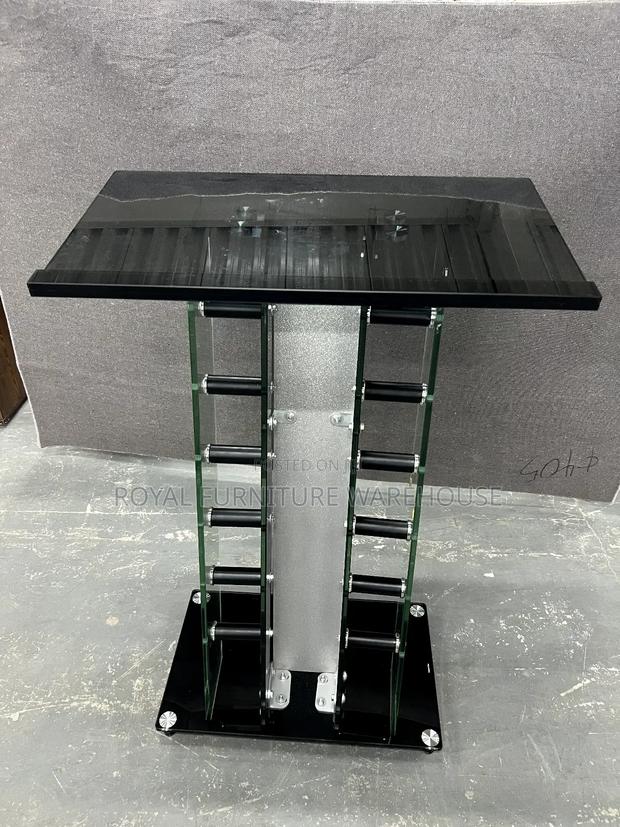Church Preaching Pulpit Made of Tempered Glass · Photo 1