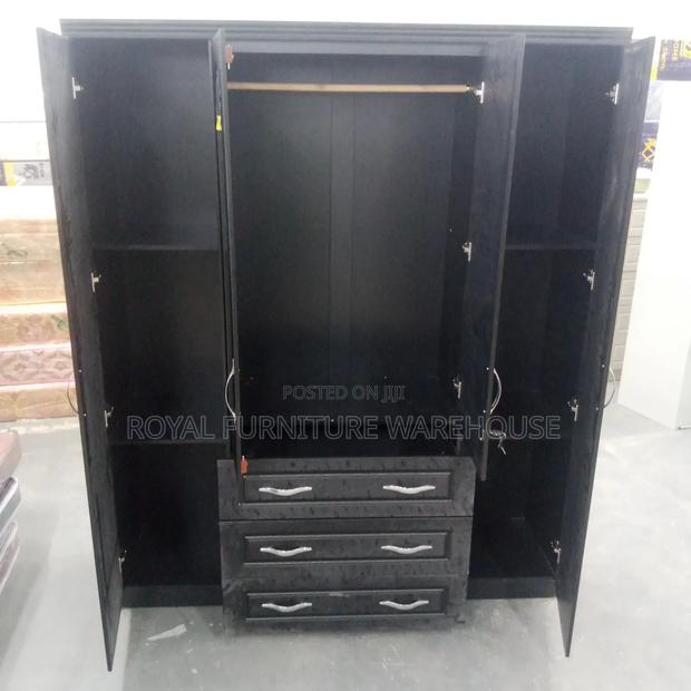 4 Doors Opening Wardrobe · Photo 2