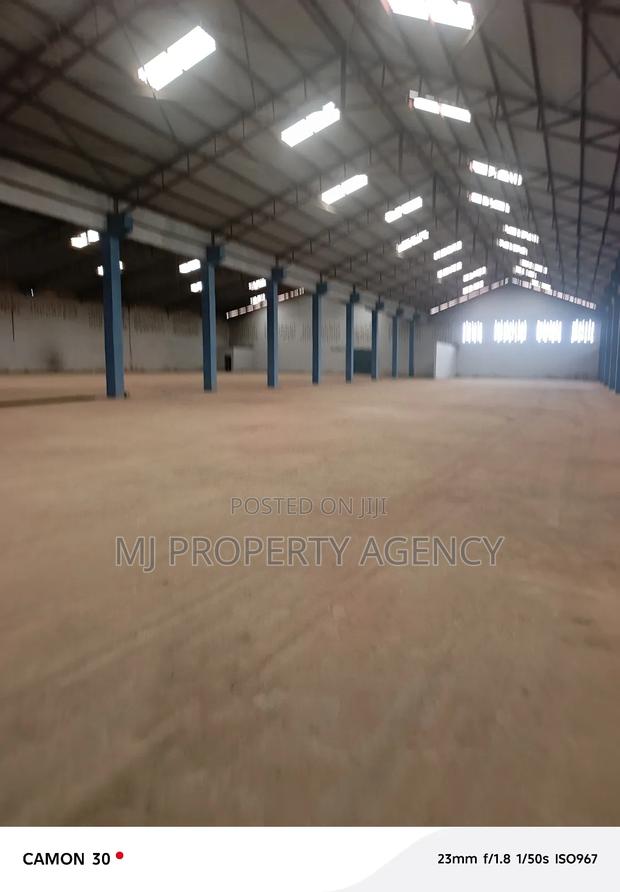 9700 SQM Warehouse With Big Compound at Tema · Photo 3