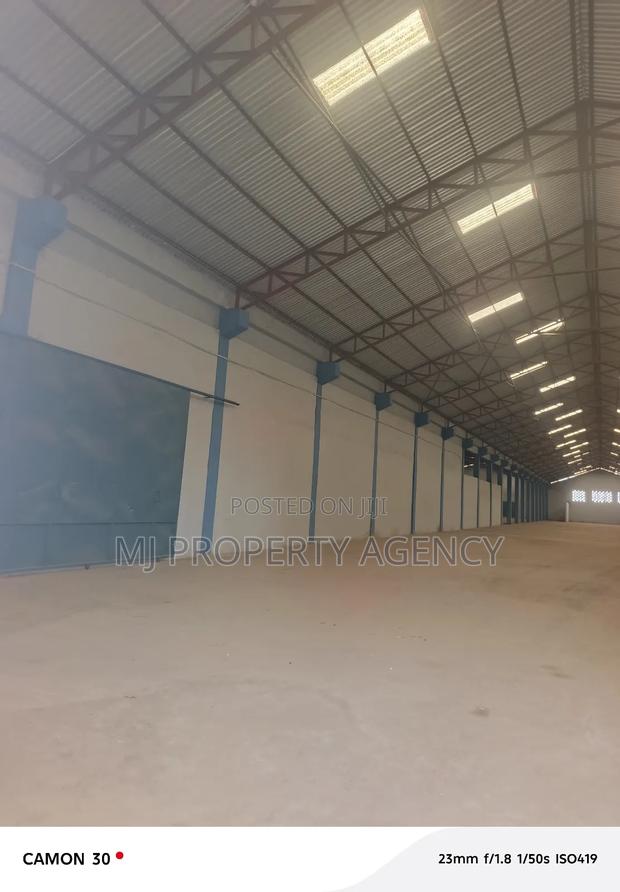 9700 SQM Warehouse With Big Compound at Tema · Photo 4