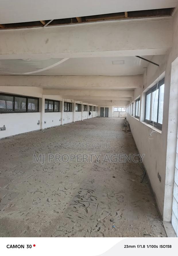 9700 SQM Warehouse With Big Compound at Tema · Photo 5