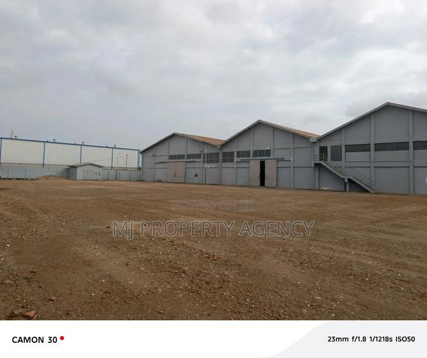 9700 SQM Warehouse With Big Compound at Tema · Photo 6