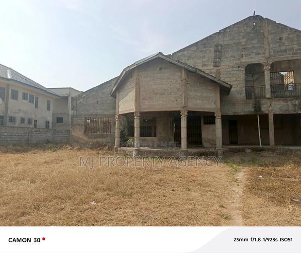 5bdrm House in Community 25, Tema Metropolitan for sale · Photo 2