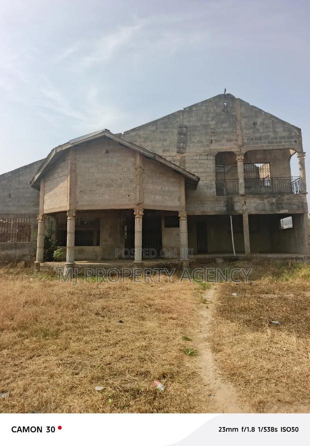 5bdrm House in Community 25, Tema Metropolitan for sale · Photo 4
