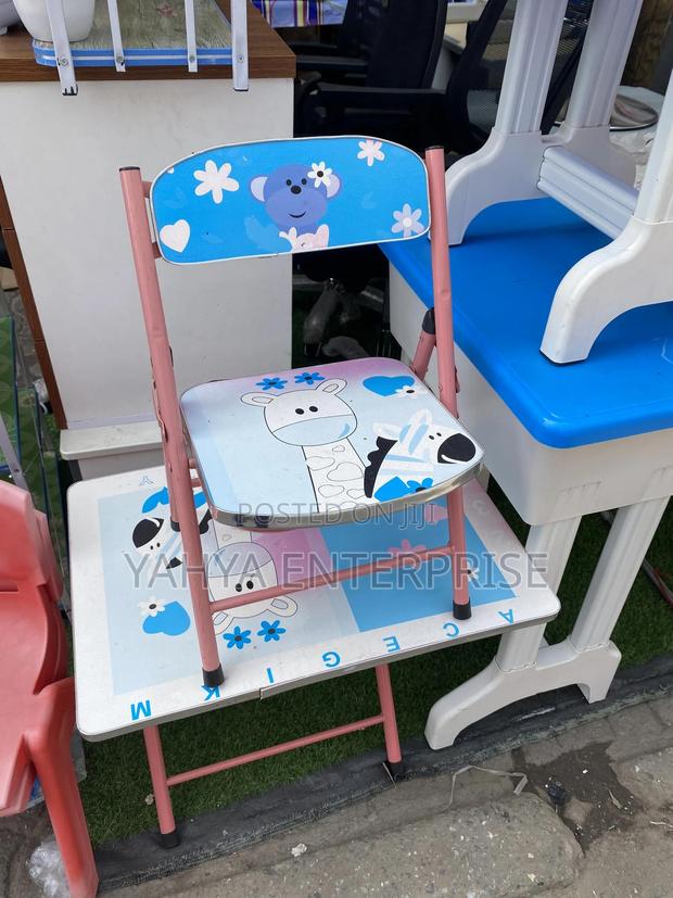 Foldable Kids Table N Chair · Photo 1