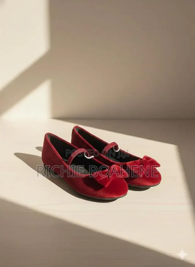 Girl Toddler Shoes Size 26,27 Available · Photo 1