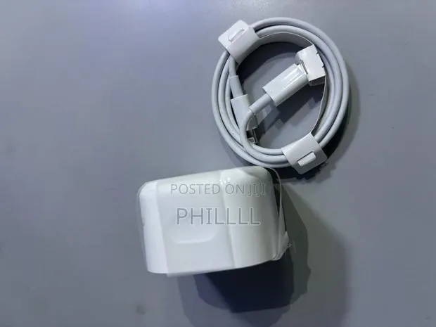 3 Pins Apple Charger · Photo 1