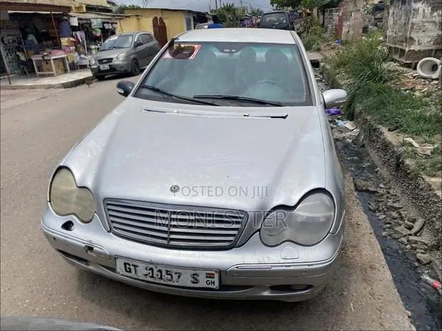 Mercedes-Benz C200 2006 Silver · Photo 1