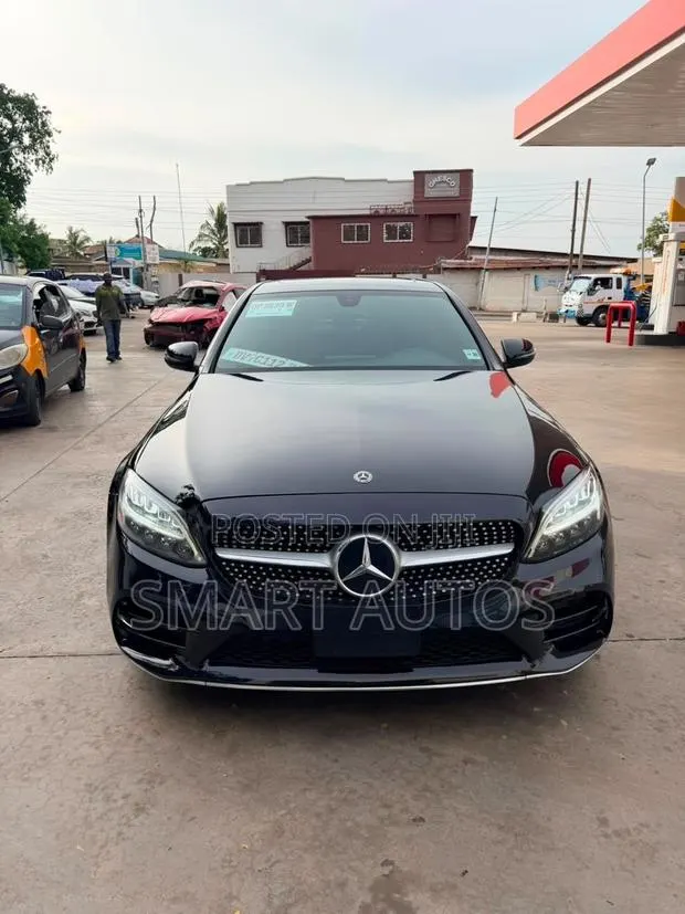 Mercedes-Benz C300 2020 Black · Photo 1