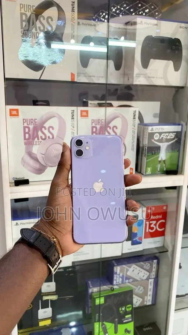 Apple iPhone 11 64 GB Purple · Photo 2