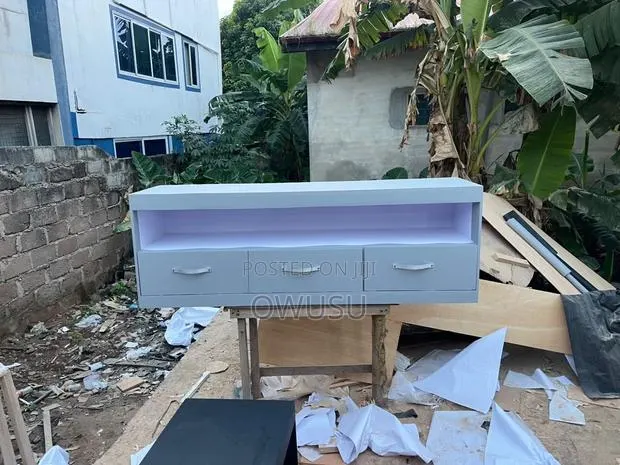 TV-Stand Available · Photo 1