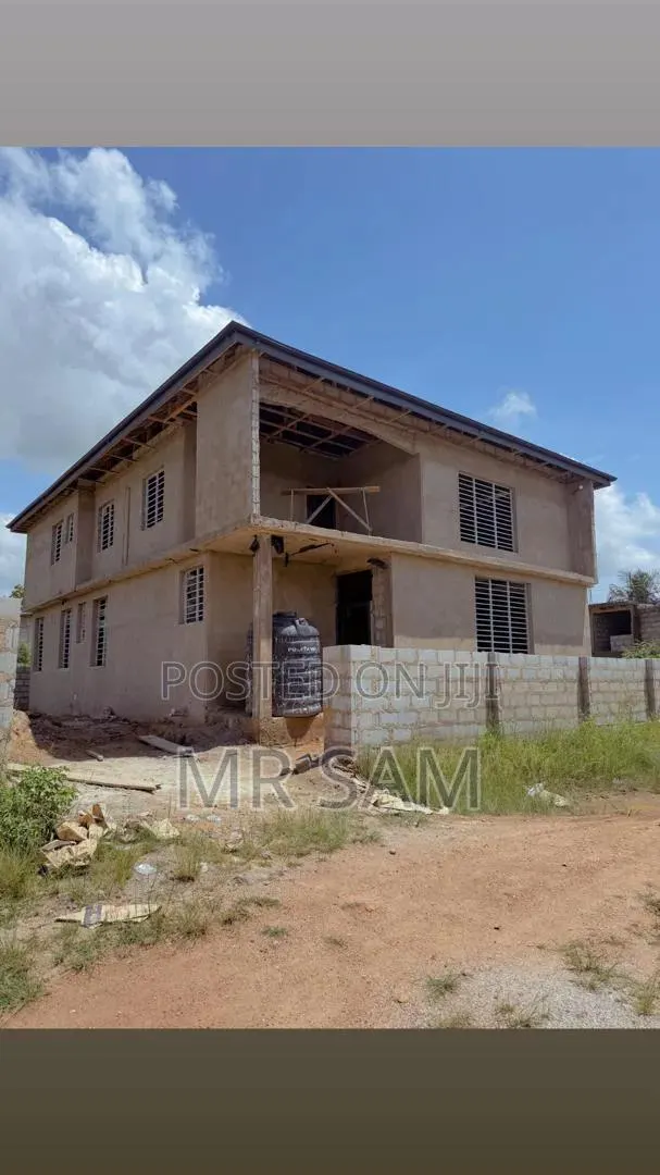 5bdrm House in Sam Properties, Amasaman for sale · Photo 1