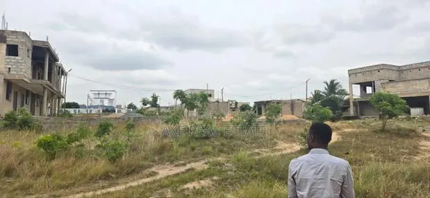 Certified Land Permit -Tema Community 25 · Photo 1