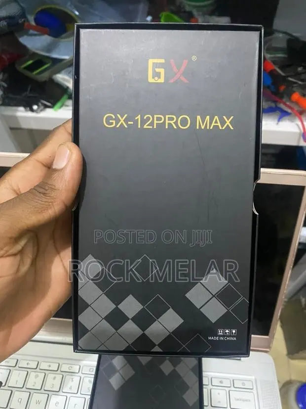 iPhone 12 Pro Max/12 and 12 Pro · Photo 1