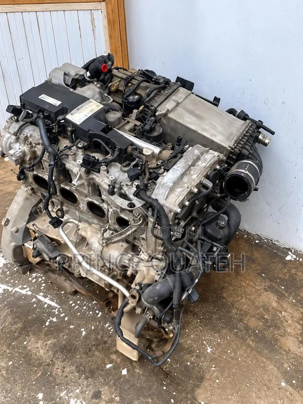 GLC 300 2019 Model Engine · Photo 1