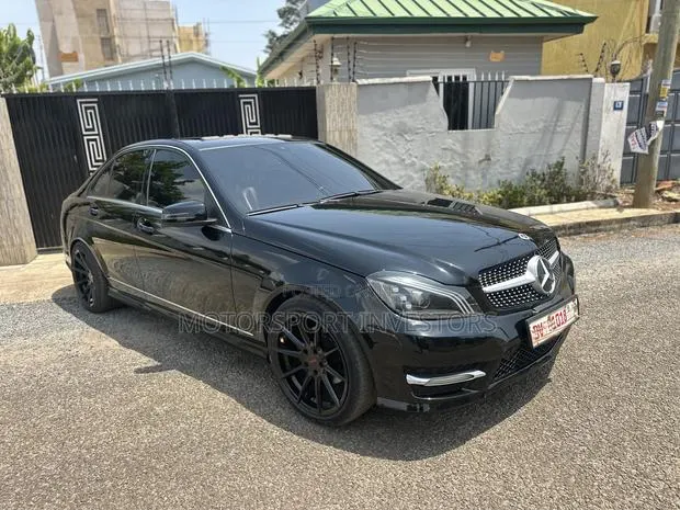 Mercedes-Benz C250 2013 Black · Photo 1