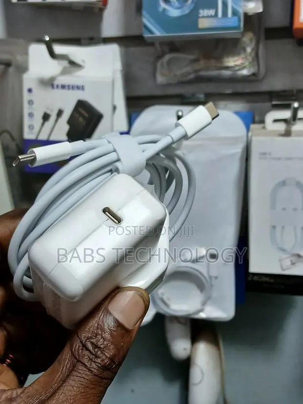 30w Apple Usb-C Power Adapters · Photo 1
