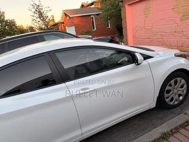 Hyundai Elantra 2015 White · Photo 1