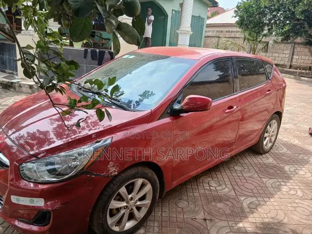 Hyundai Accent GLS 2013 Red · Photo 1