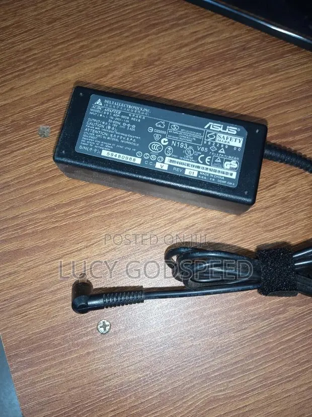 Asus Laptop Charger · Photo 1