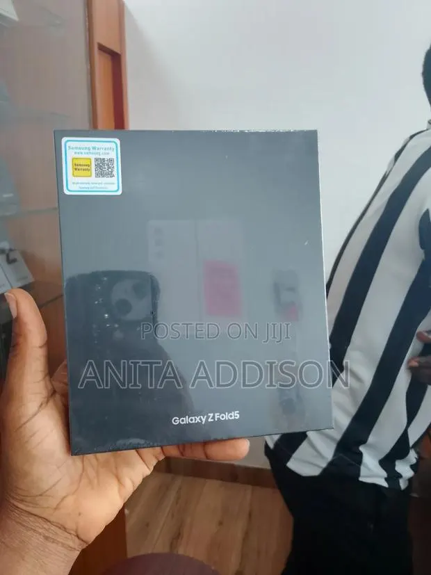 New Samsung Galaxy Z Fold 5 256 GB Black · Photo 1