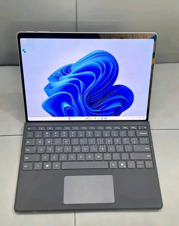 New Microsoft Surface Pro 11th Edition, a Copilot+ PC 16GB SSD 512GB · Photo 1