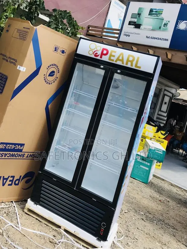 Switchable PVC-622-2b 2 Doors: Pearl Display Glass · Photo 1