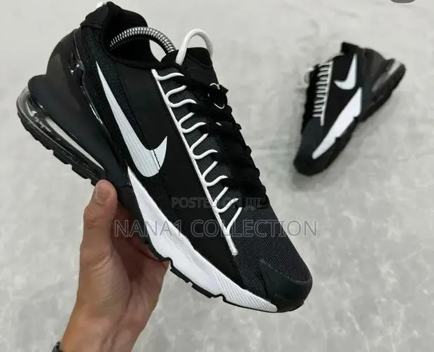 Nike Air Max Roam Sneakers in Four Different Colors · Photo 1