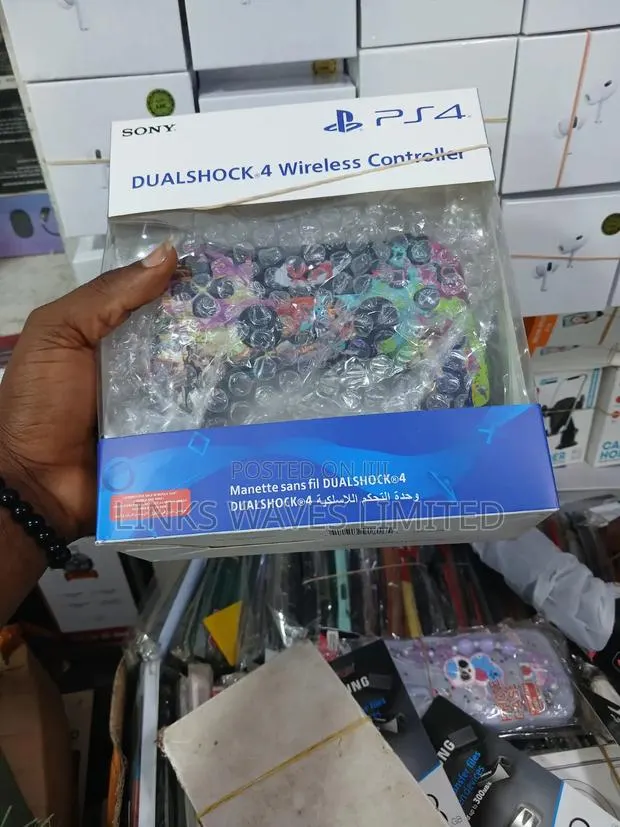 PS4 Game Controller · Photo 1