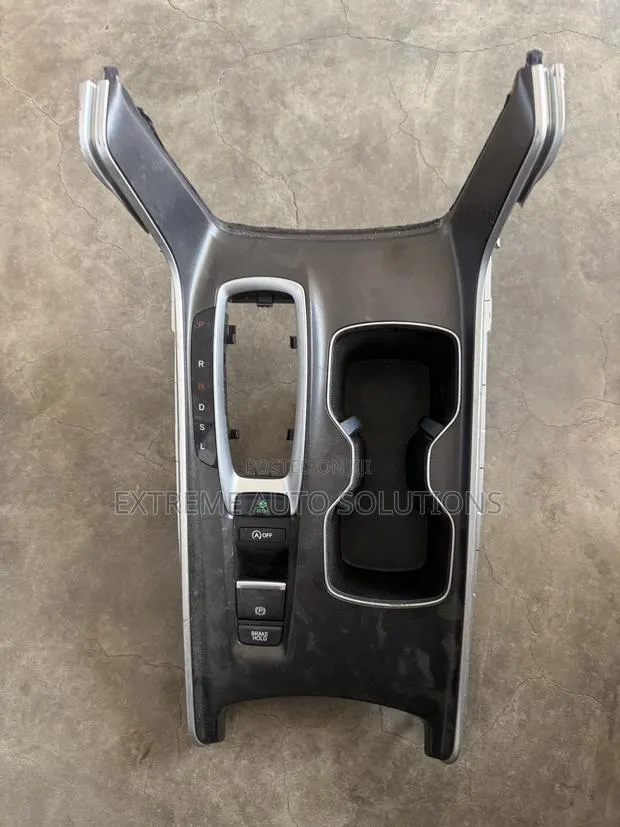 2018 Honda Accord Sedan Ex Oem Center Console Shifter Bezel · Photo 1