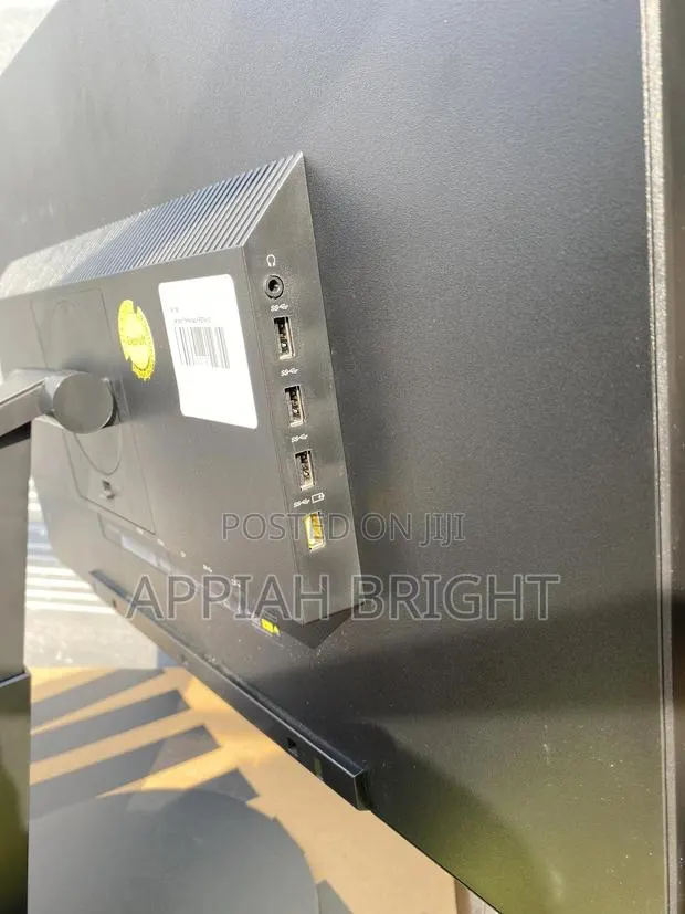 Lenovo Thinkvision Edgless Monitors · Photo 5