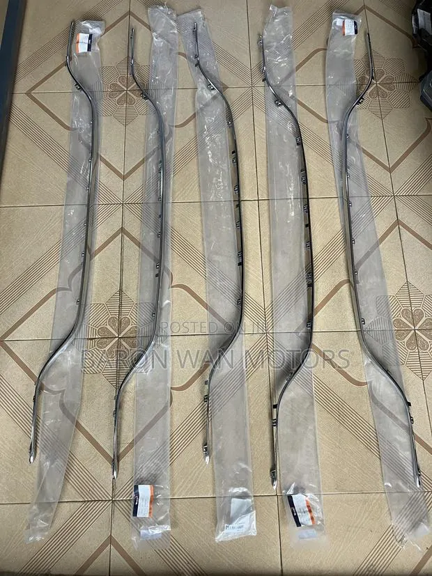 W213 E300 Back Bumper Shinning Old Type Straight and Curve · Photo 1