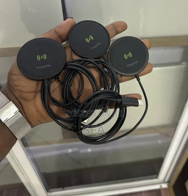 Mophie 15w Wireless Magsafe Charger · Photo 1