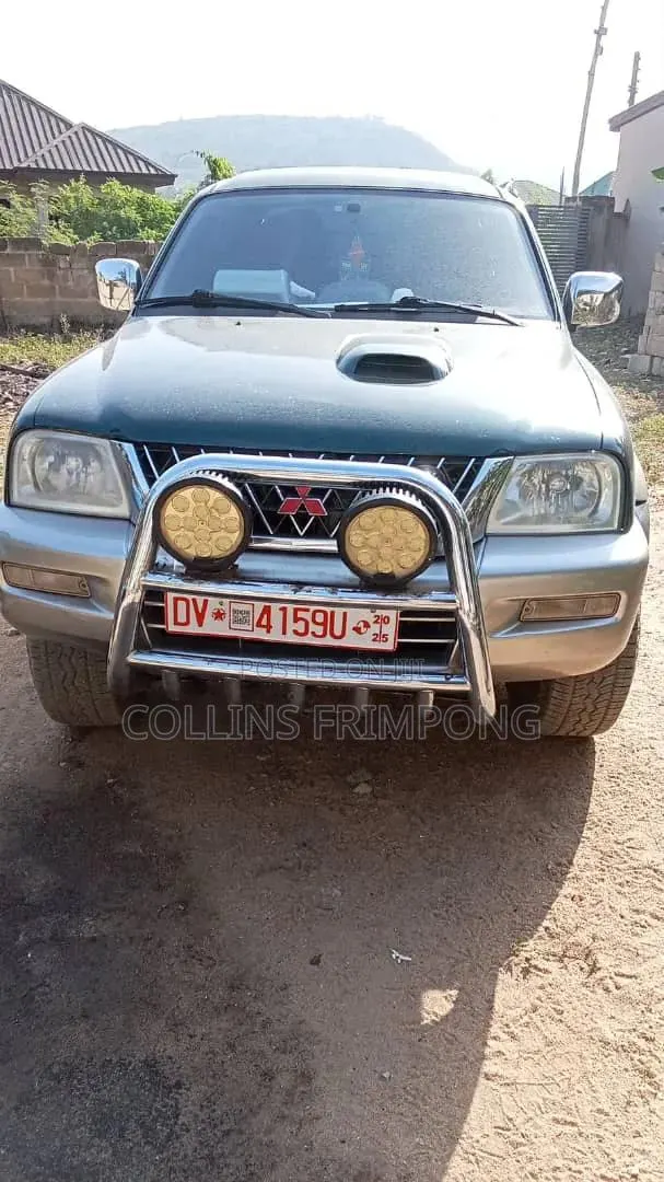 Mitsubishi Outlander 2010 · Photo 1