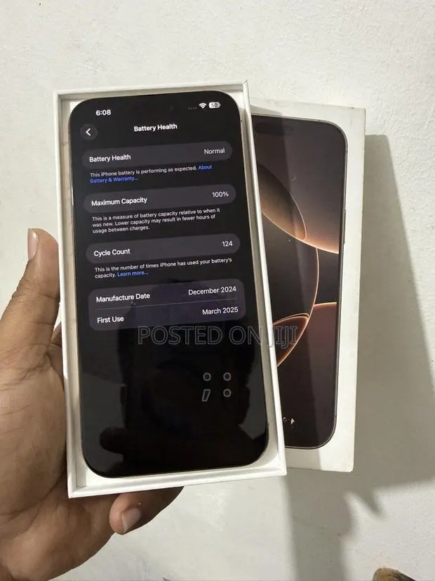 Apple iPhone 16 Pro Max 512 GB Gold · Photo 1
