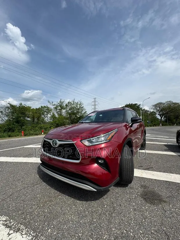 Toyota Highlander XSE FWD 2023 Burgundy · Photo 1